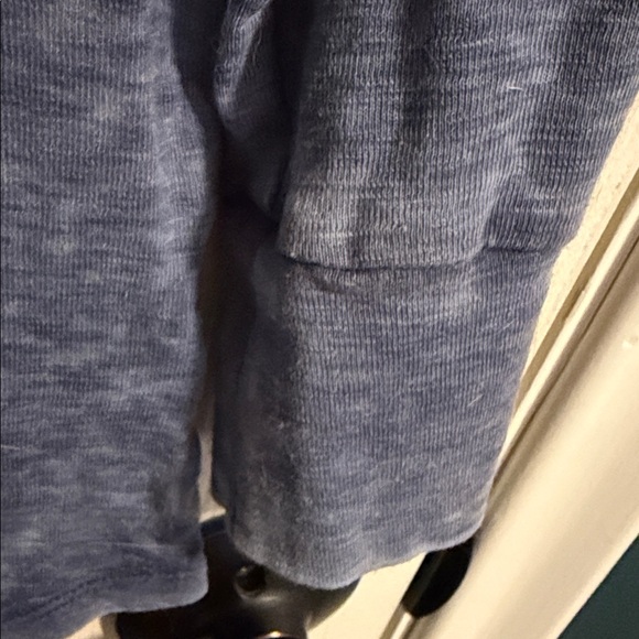 🌵Mossimo Supply Co. Women's Heathered Blue Long Sleeve Tee - Picture 3 of 5